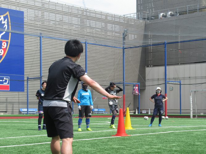女性のためのフットサル教室！の画像