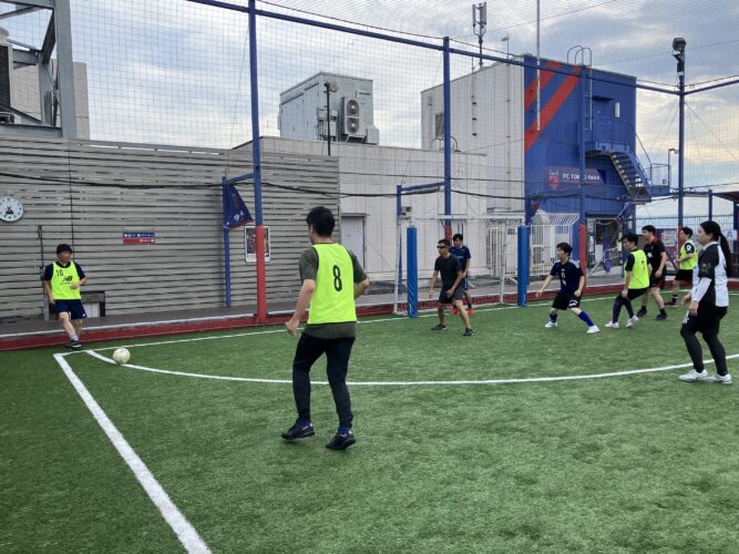 多くの方にフットサルを・・・⚽の画像